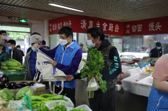 菜市場“限塑令”執行得咋樣？ 3小時賣不出一個塑料袋